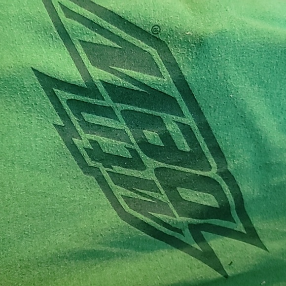 Mt dew , med. tshirt - Picture 3 of 3